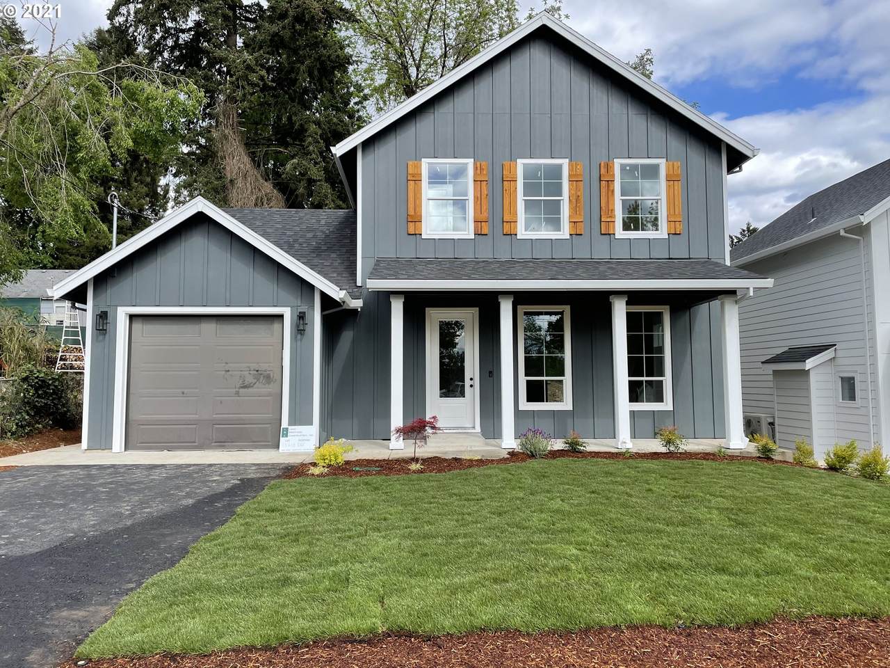 15218 Lee Ave - Photo 1