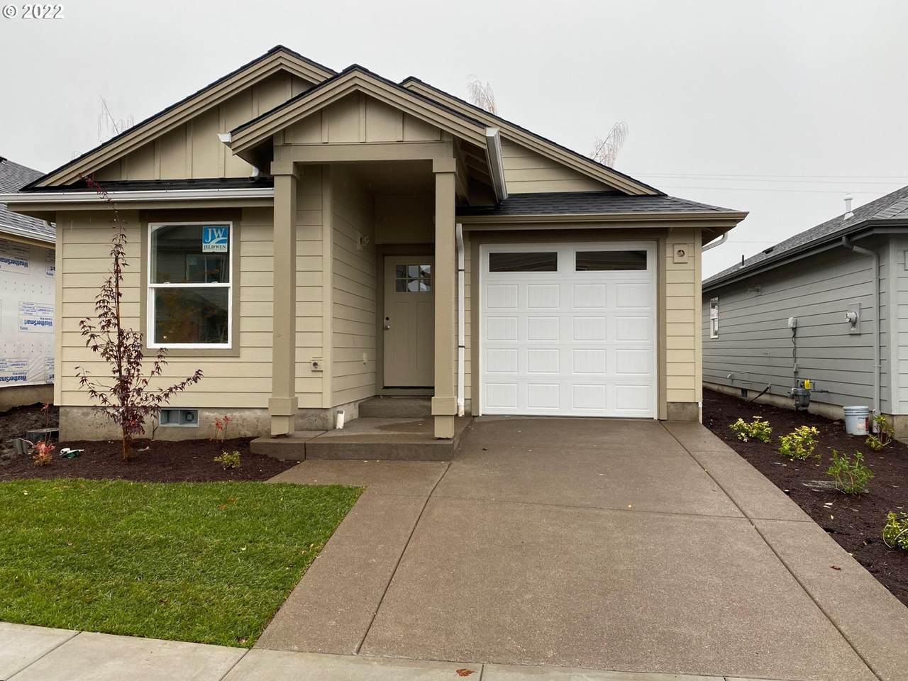 1874 Mulberry Ave - Photo 1