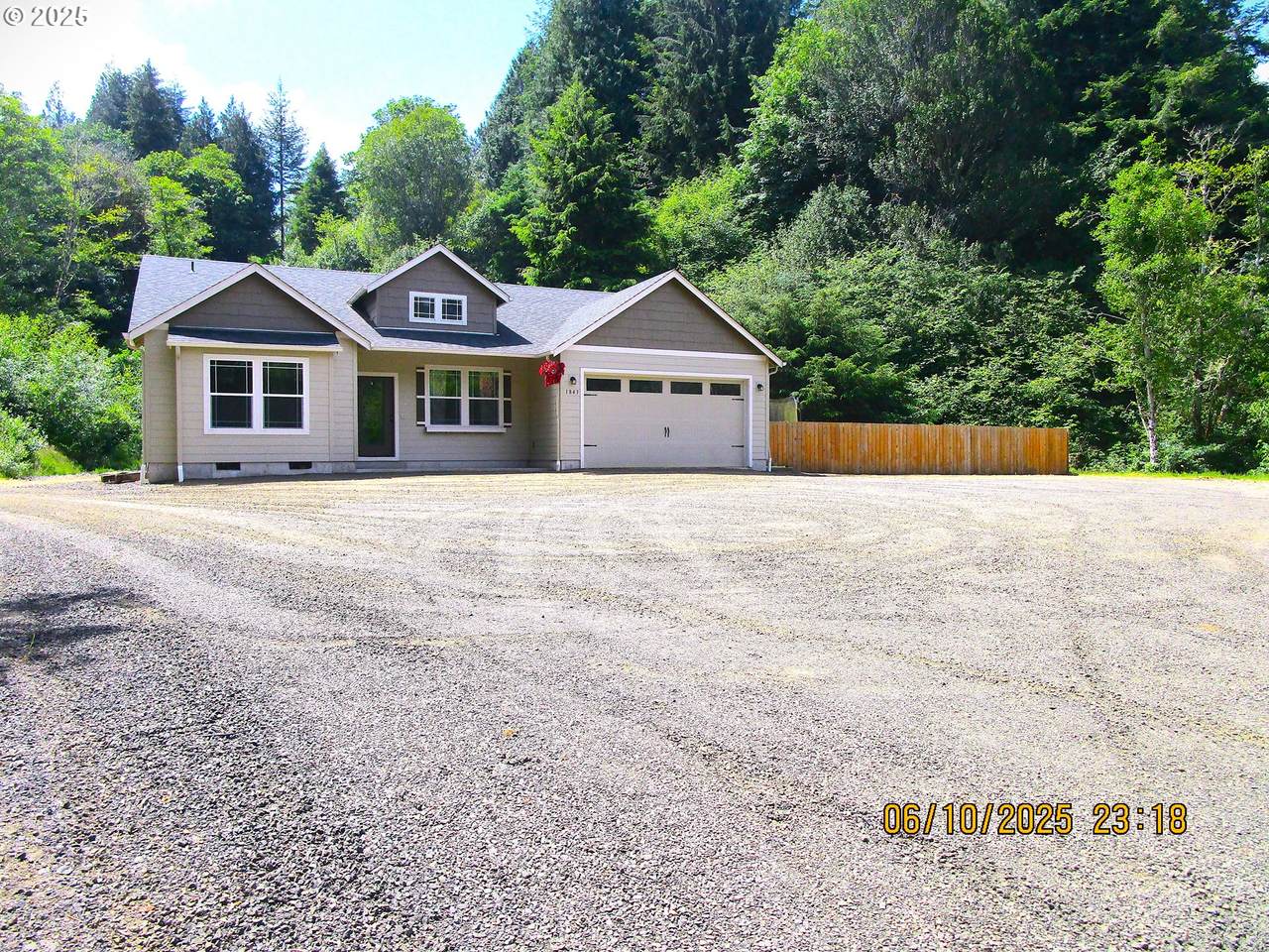 1843 Shelley Rd - Photo 1