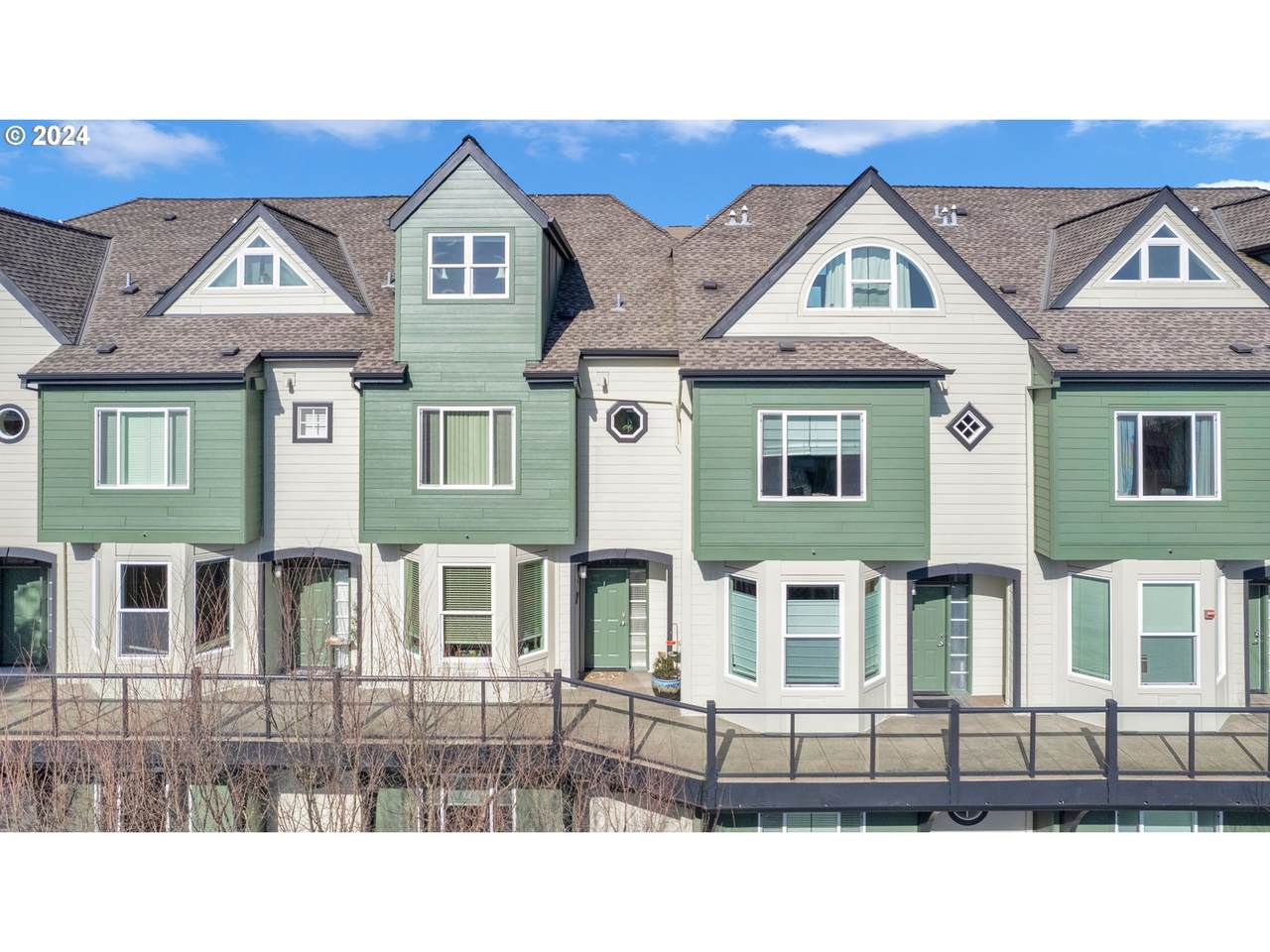 905 Harbour Dr - Photo 1