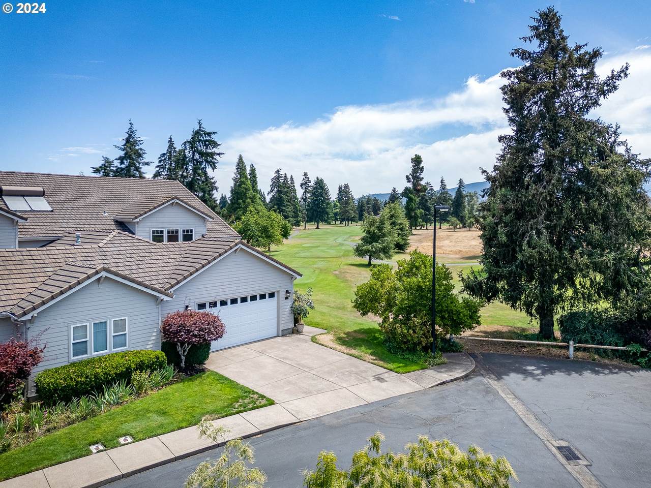 210 Magnolia Dr - Photo 1