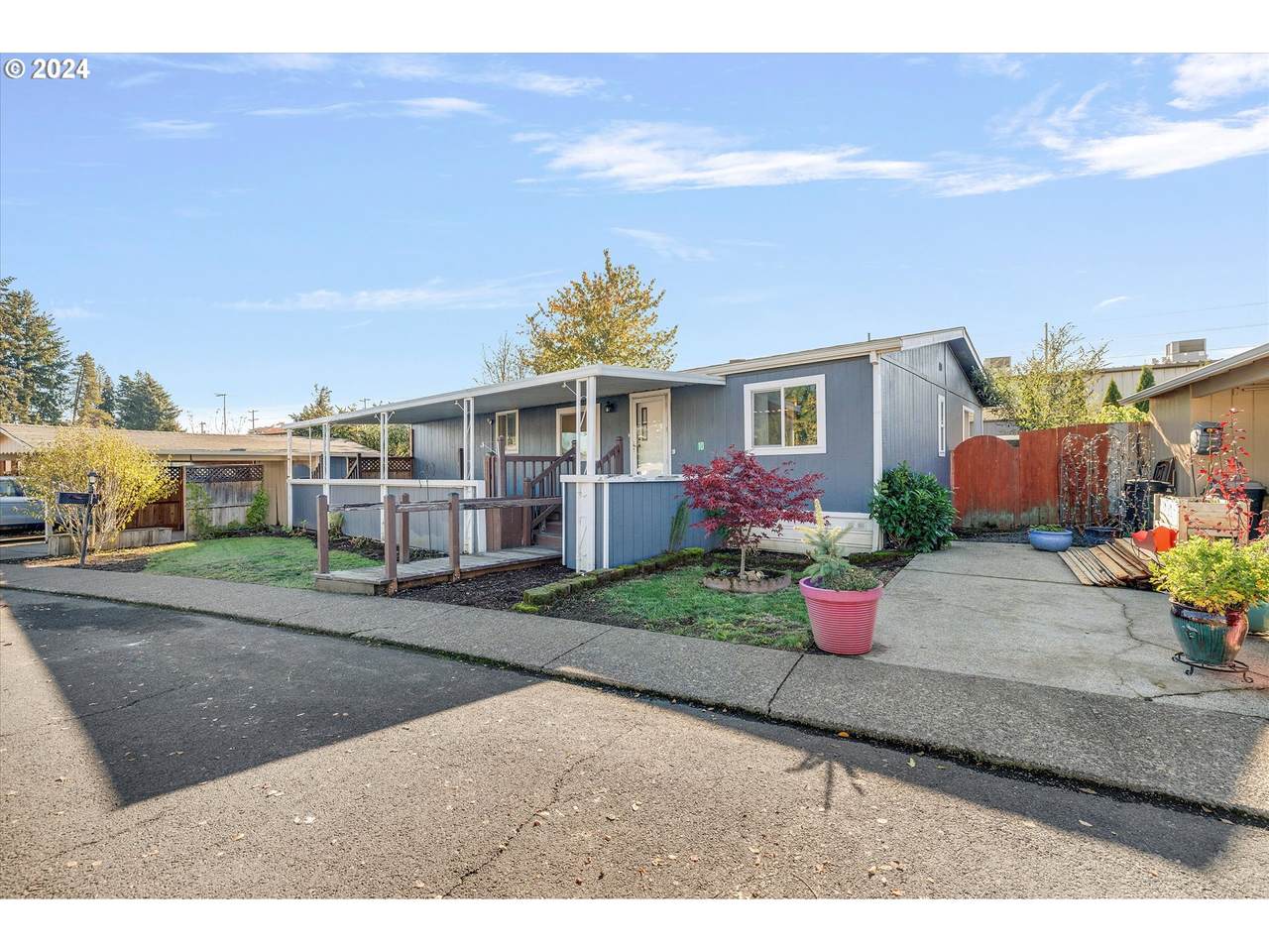 570 10TH Ave - Photo 1