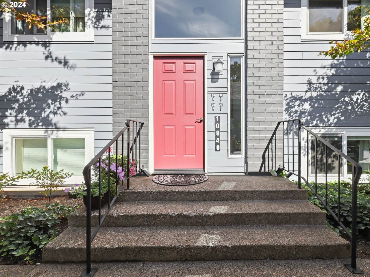 10940 Meadowbrook Dr - Photo 1