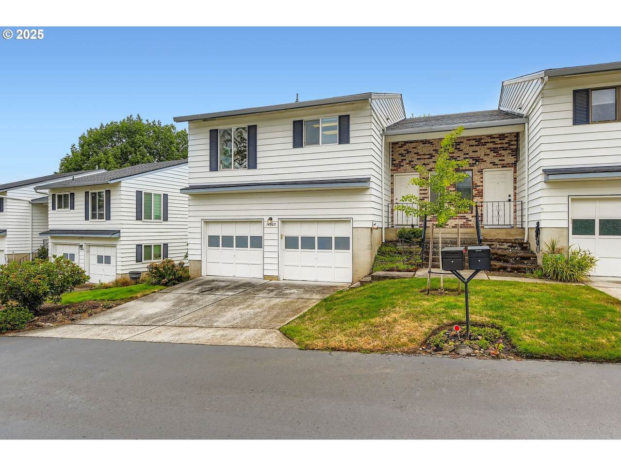 14862 Rose Pkwy - Photo 1