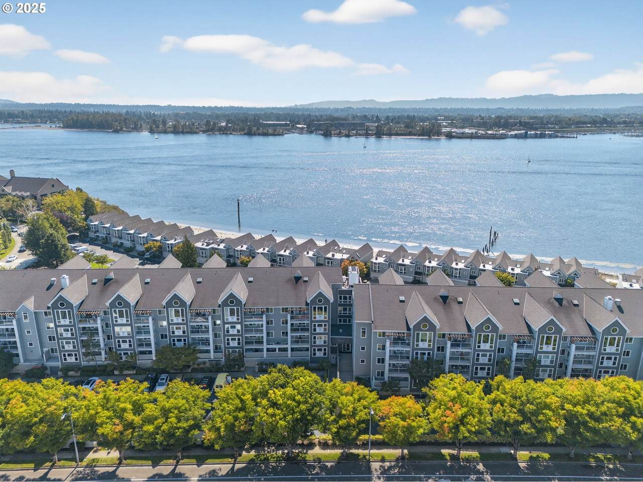 520 Columbia River Dr - Photo 1