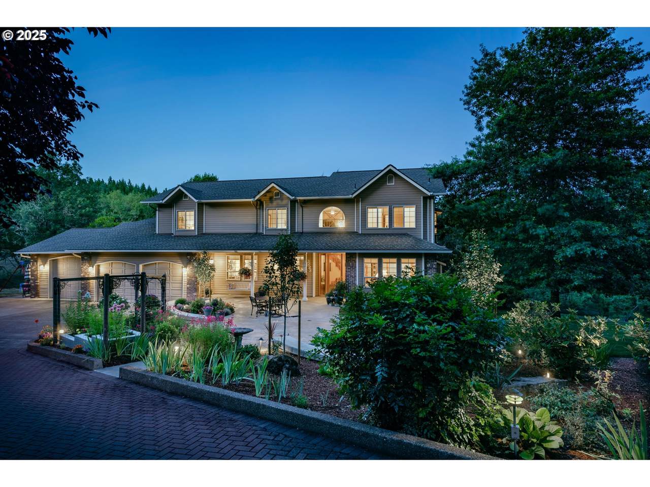 3223 60TH St - Photo 1