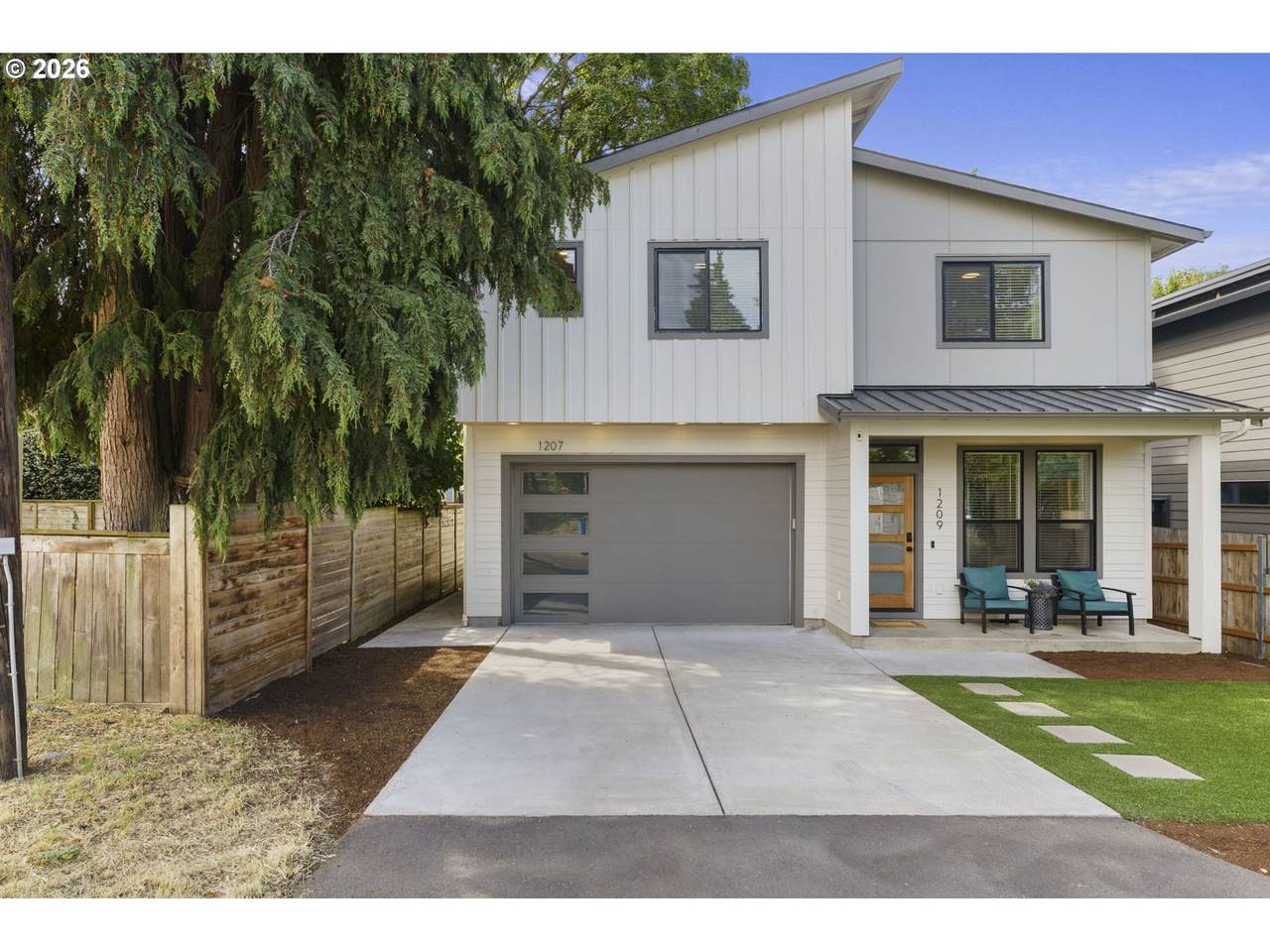 1207 20TH St - Photo 1
