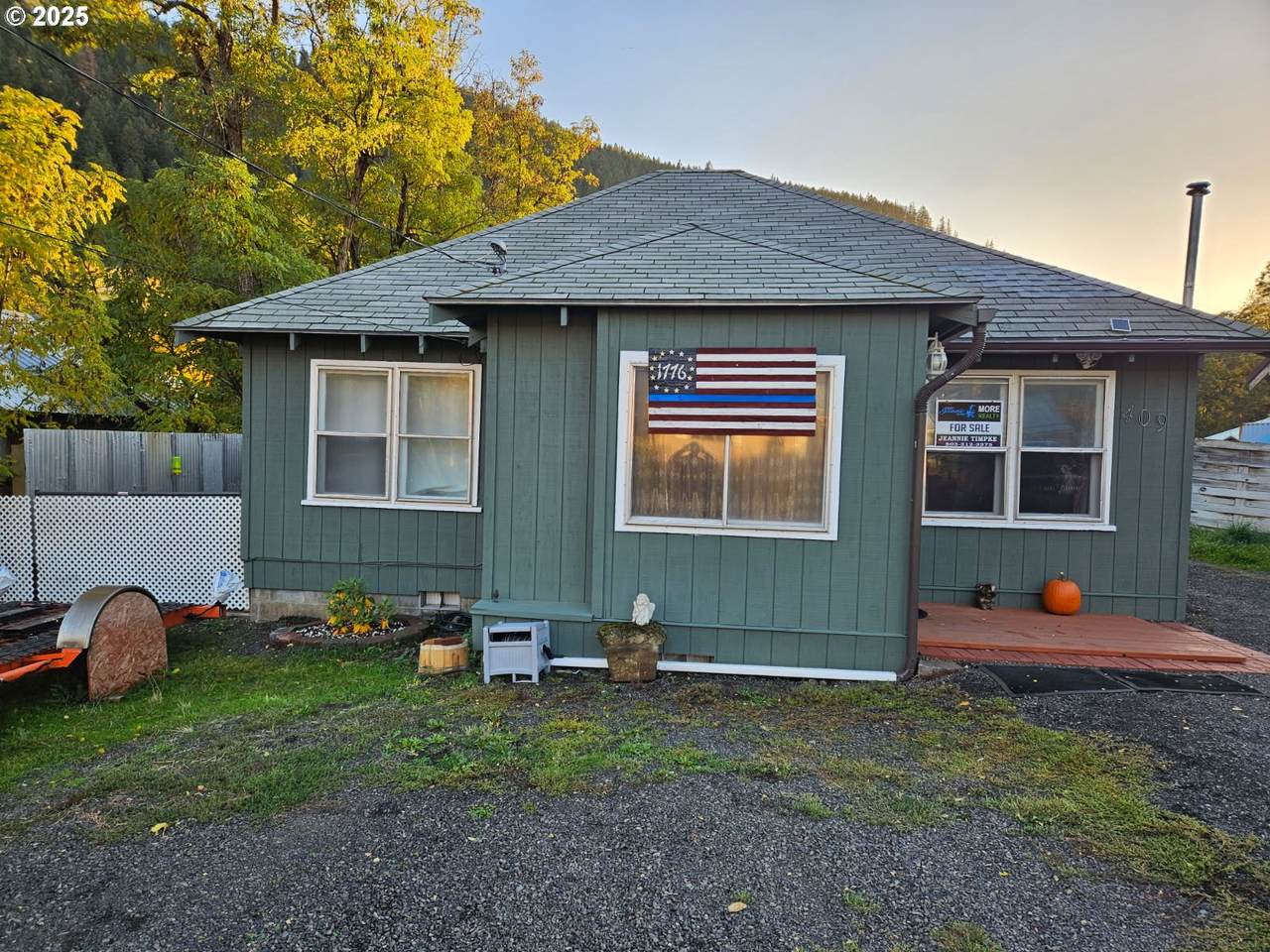409 Main St - Photo 1