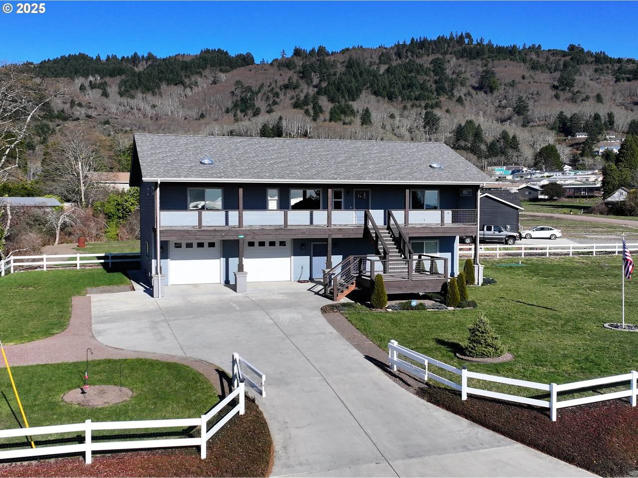 15289 Oceanview Dr - Photo 1