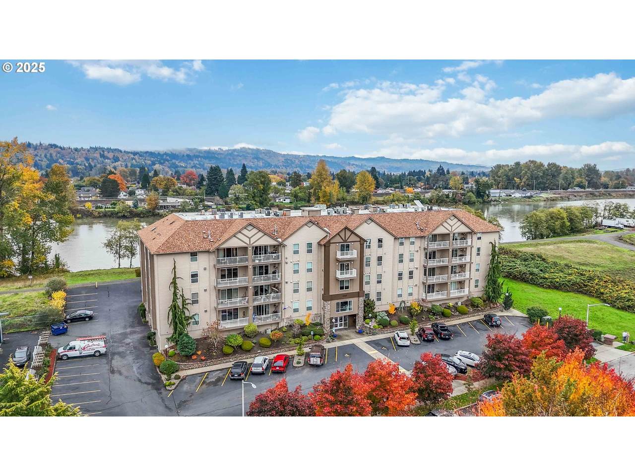 1548 River Rd - Photo 1