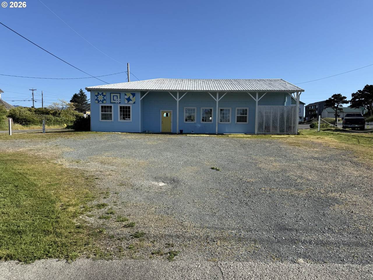 335 7TH St - Photo 1