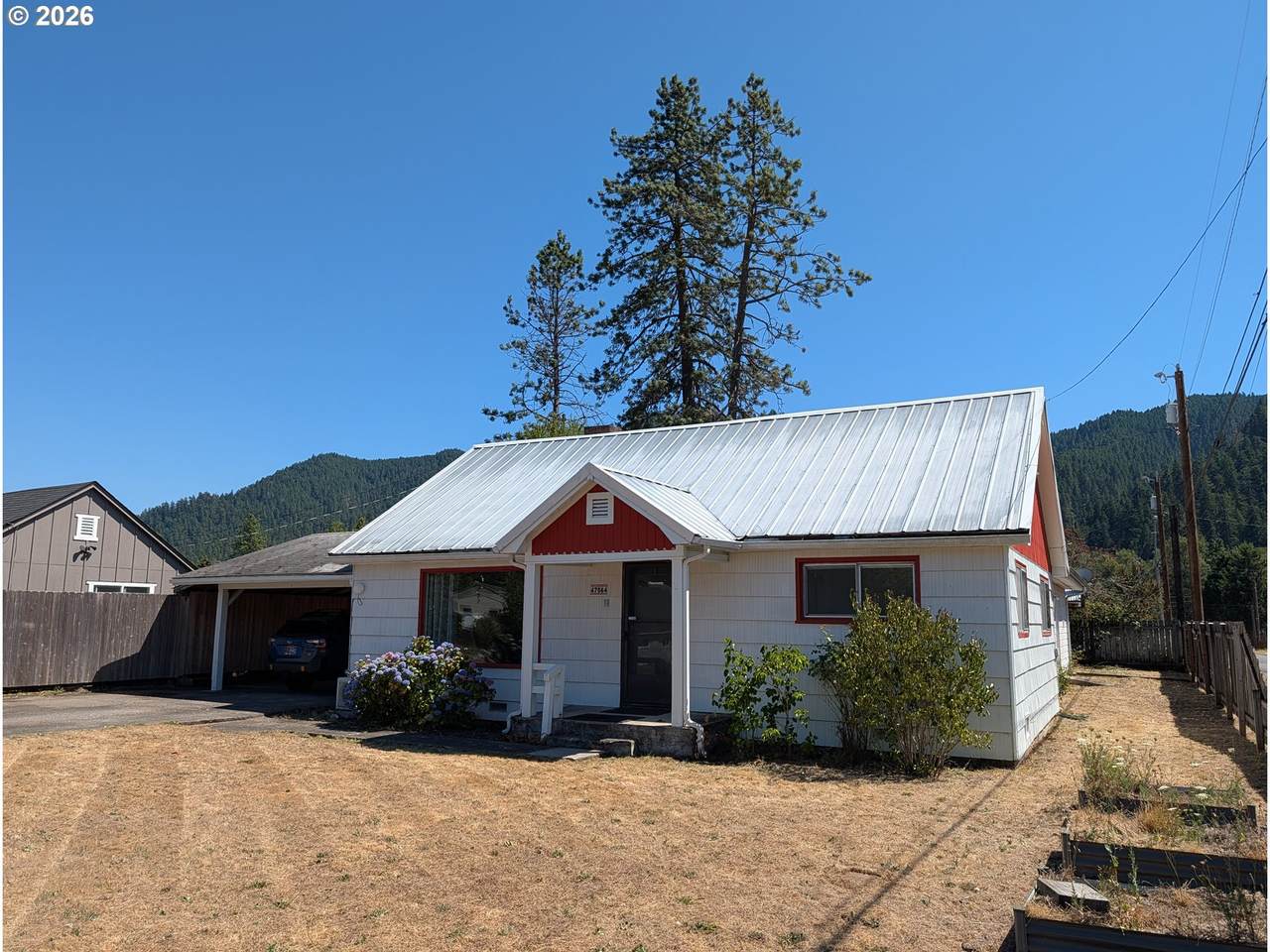 47564 School St - Photo 1