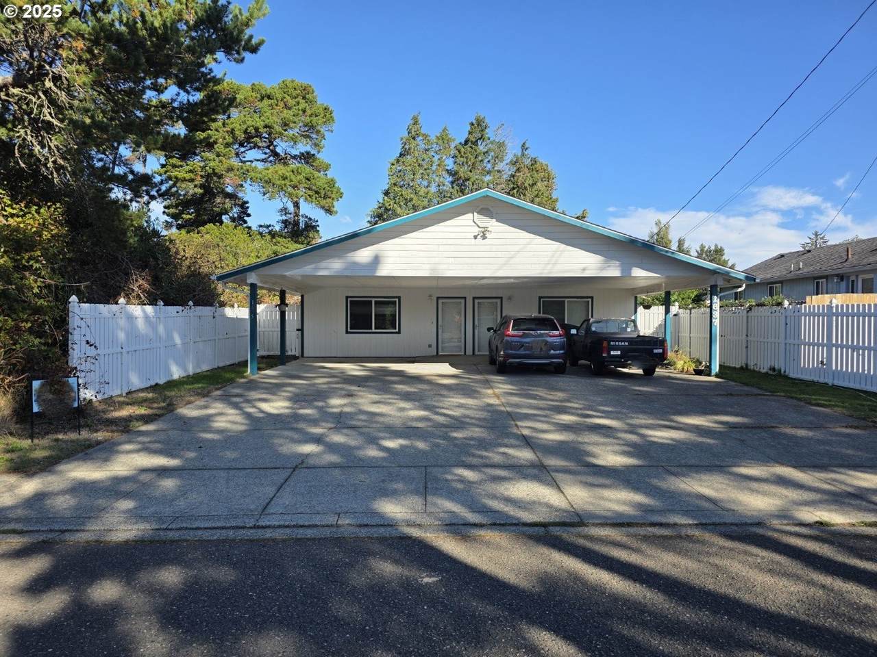 1635 30TH St - Photo 1