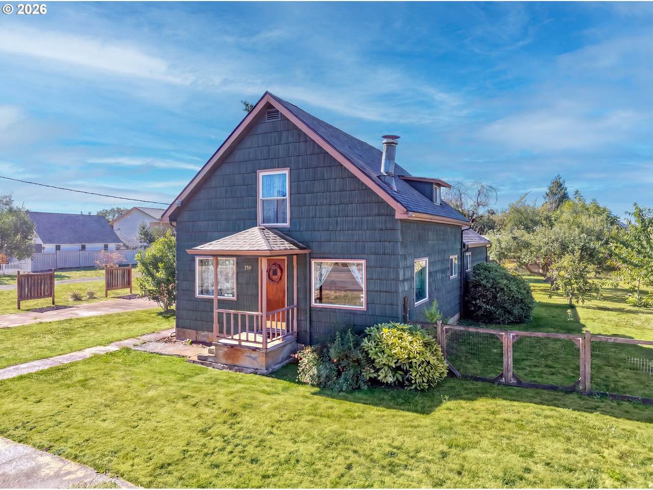 320 Blakely Ave - Photo 1