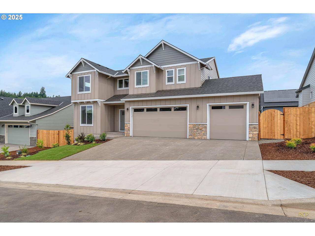 777 Riley Dr - Photo 1