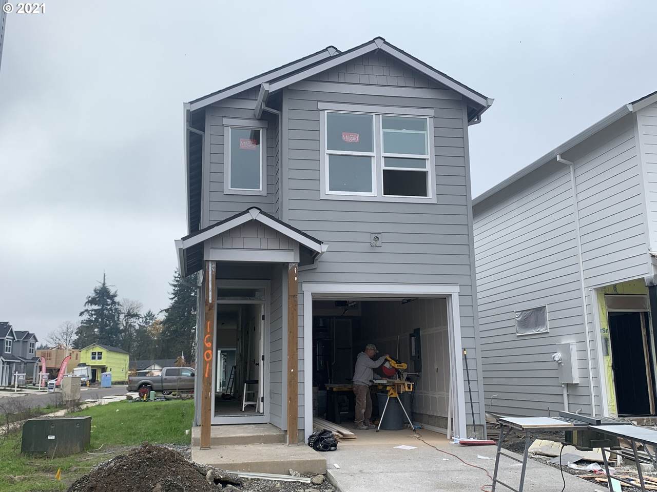 1601 Camille Ct - Photo 1