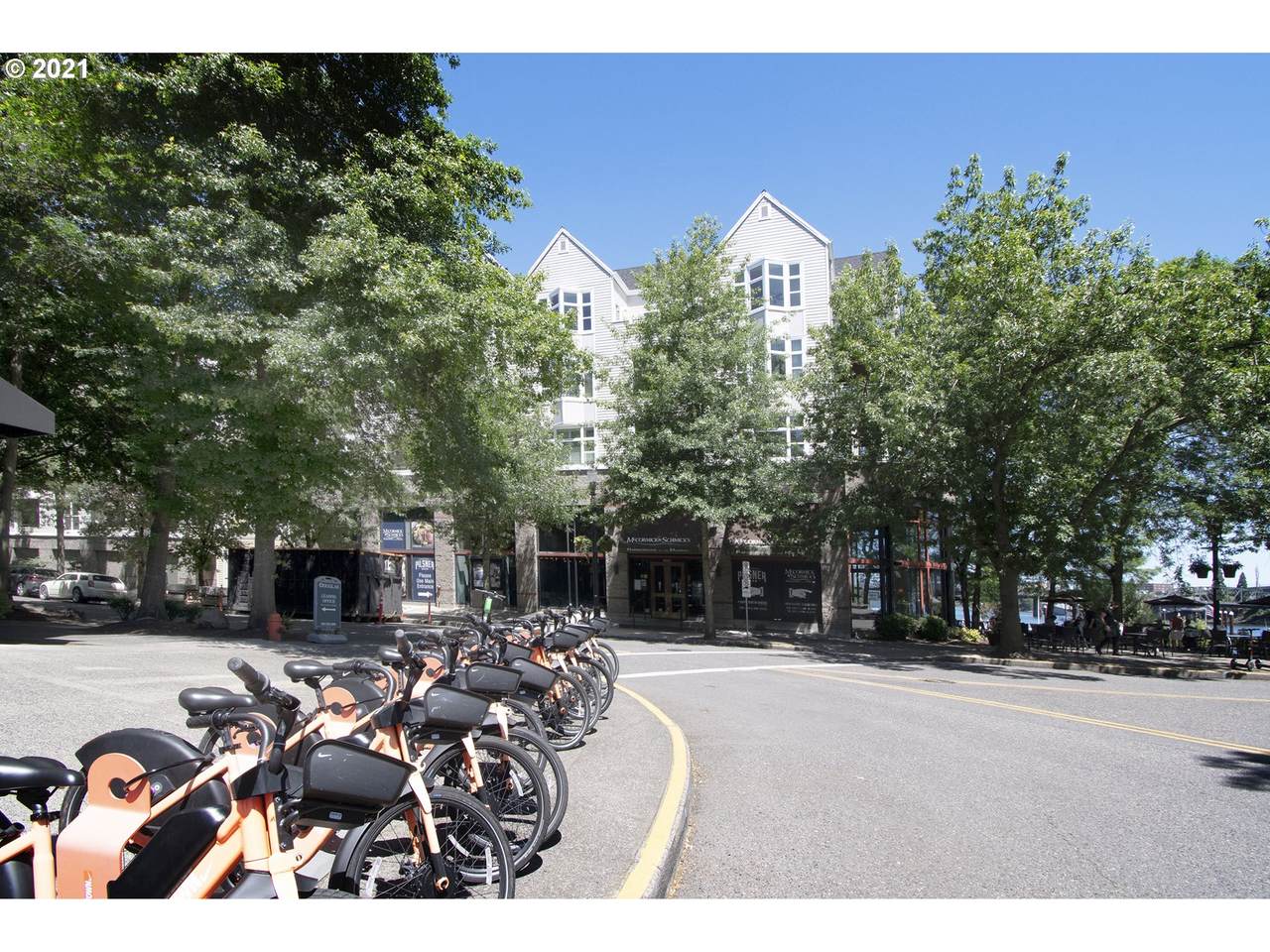 305 Montgomery St - Photo 1