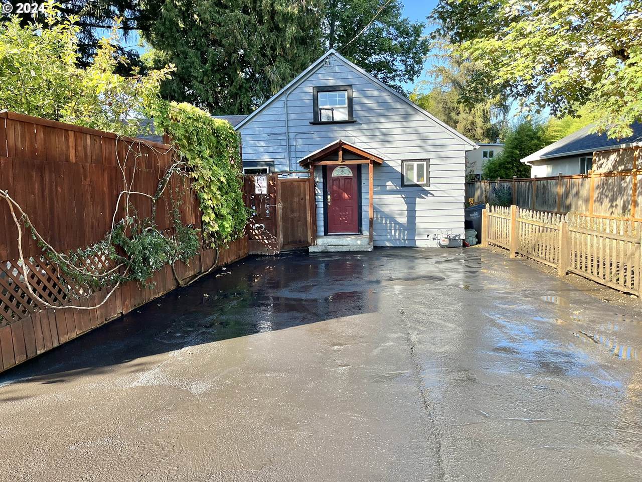93 Hillcrest Dr - Photo 1