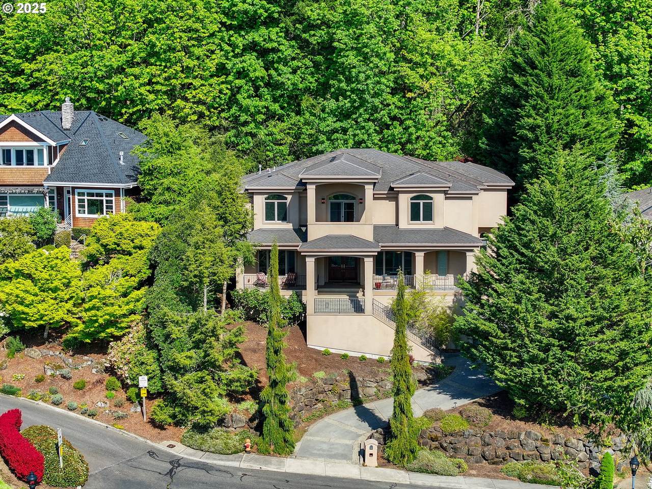 370 81ST Pl - Photo 1