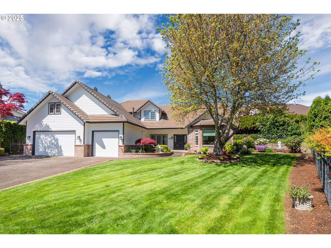 845 Sand Ave - Photo 1