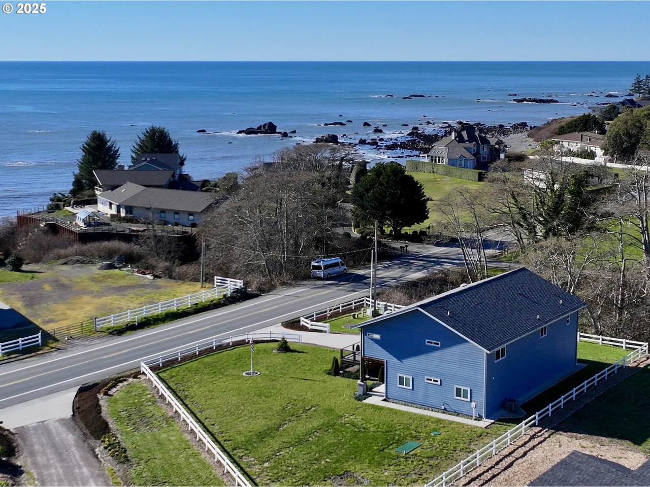 15289 Oceanview Dr - Photo 1
