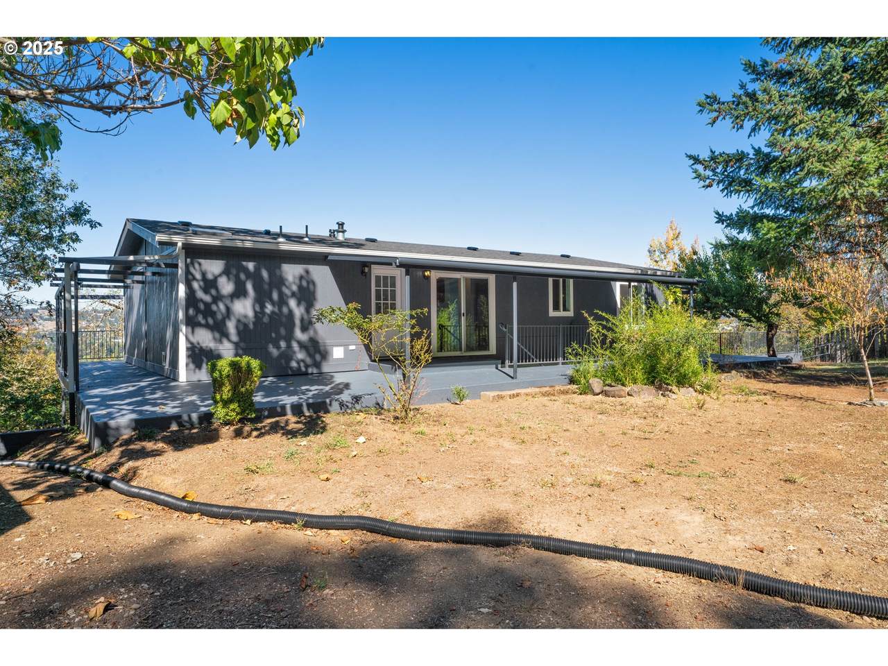 2545 Military Ave - Photo 1