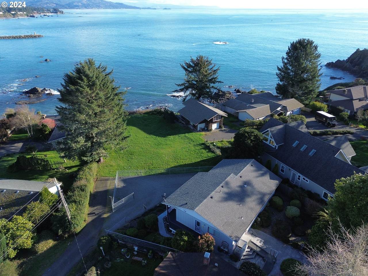 438 Buena Vista Loop - Photo 1