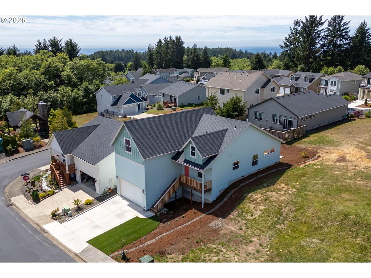 1480 Emerald Ln - Photo 1