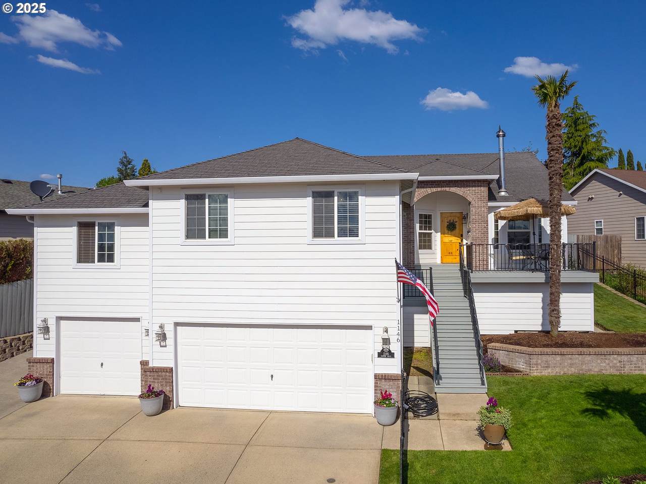 1146 Fairway Dr - Photo 1