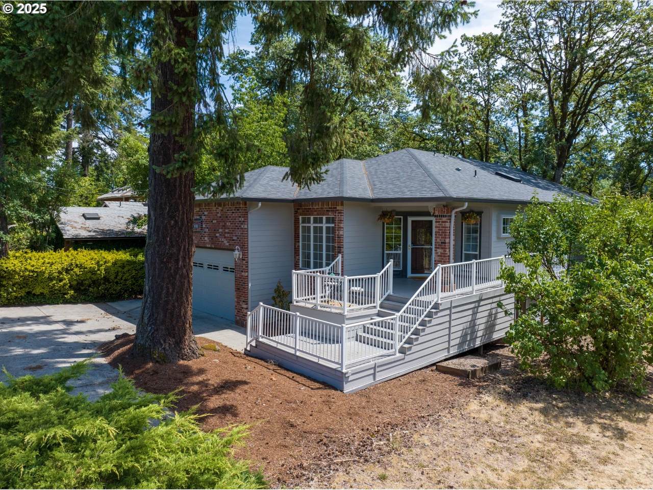 690 Shepherd Rd - Photo 1