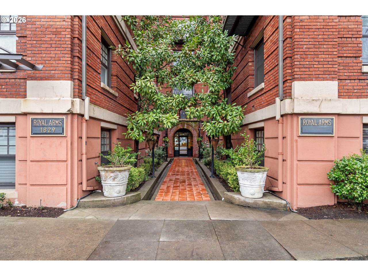 1829 Lovejoy St - Photo 1