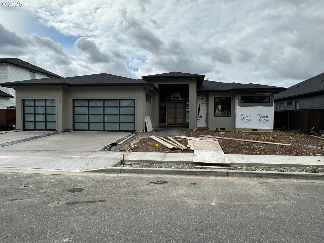 8614 183RD Pl - Photo 1