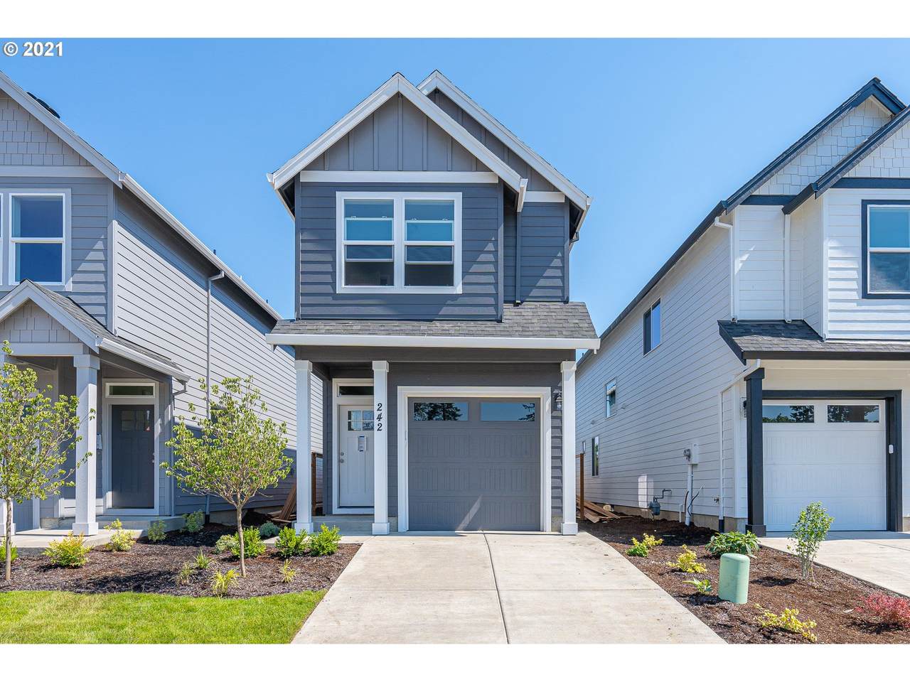 242 Wayno Way - Photo 1