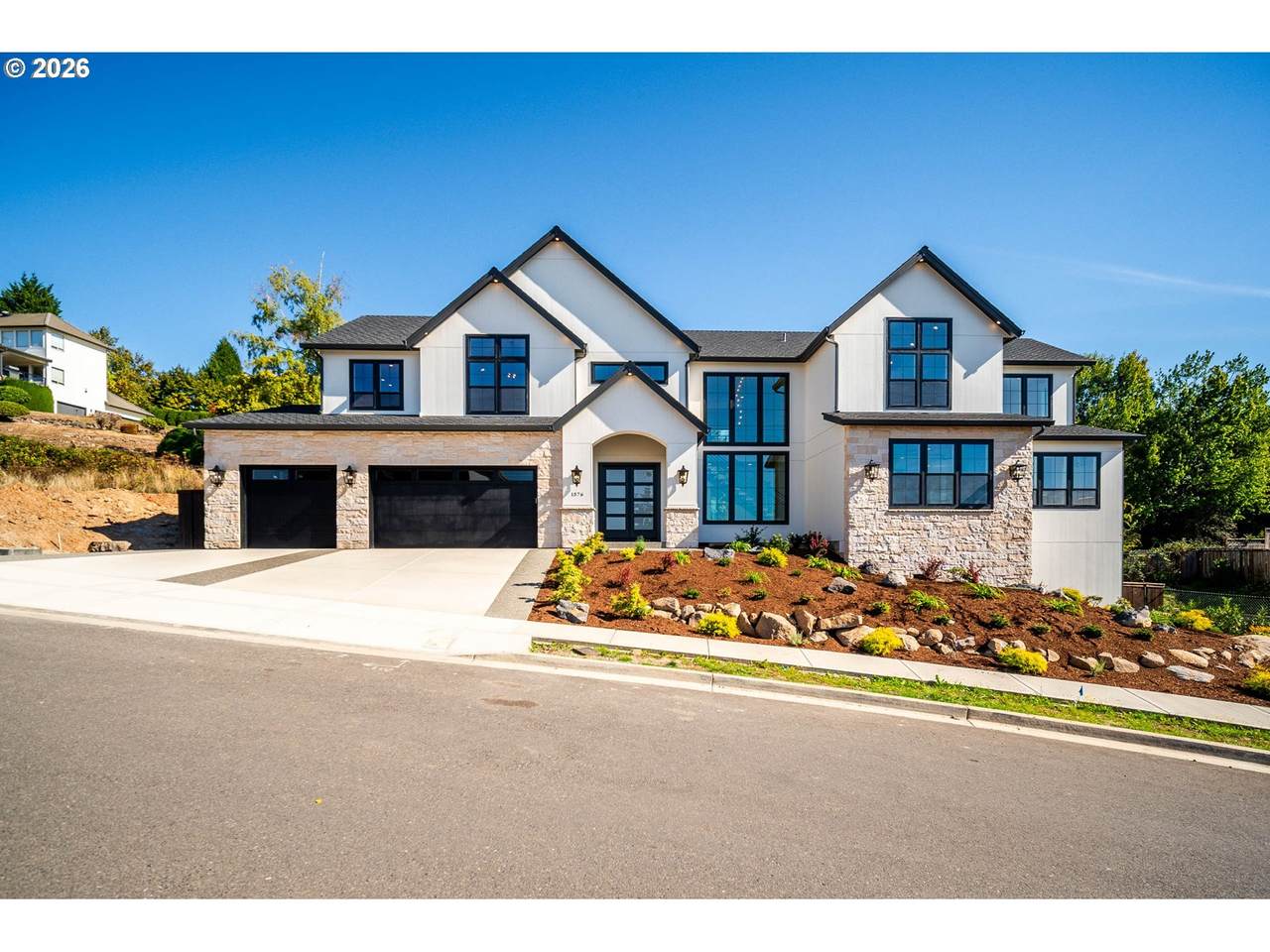 1576 Goodwin St - Photo 1