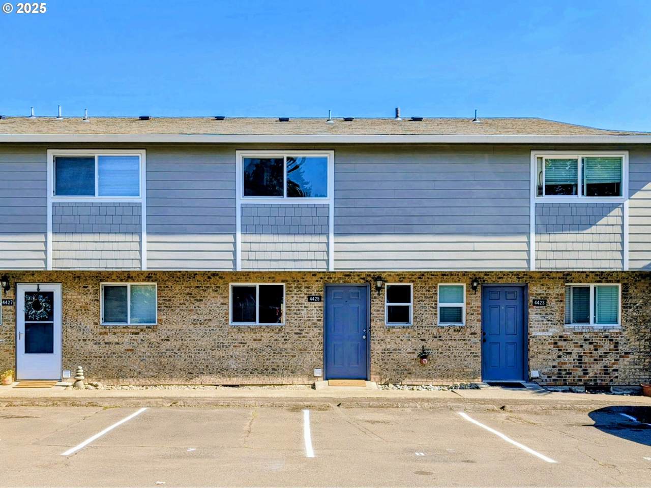 4425 Cornwall St - Photo 1