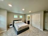 320 Oak St - Photo 14