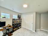 320 Oak St - Photo 19