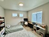 320 Oak St - Photo 22