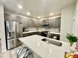 320 Oak St - Photo 6