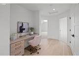 555 6TH St - Photo 31
