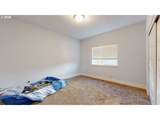 915 Coyote Dr - Photo 17