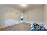 915 Coyote Dr - Photo 18