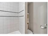 1811 Couch St - Photo 18