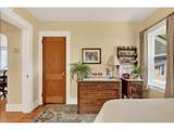 905 Columbia St - Photo 16