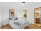 1520 Maple St - Photo 15
