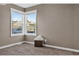 725 6TH St - Photo 16