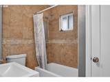 725 6TH St - Photo 18