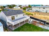 725 6TH St - Photo 32