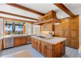 2732 Scholls Ferry Rd - Photo 16
