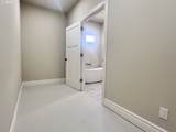557 11th St - Photo 15